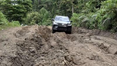 Kondisi infrastruktur Teluk Patipi Soroti Jalan Rusak: Seruan Tegas untuk Pemerintah Kabupaten Fakfak